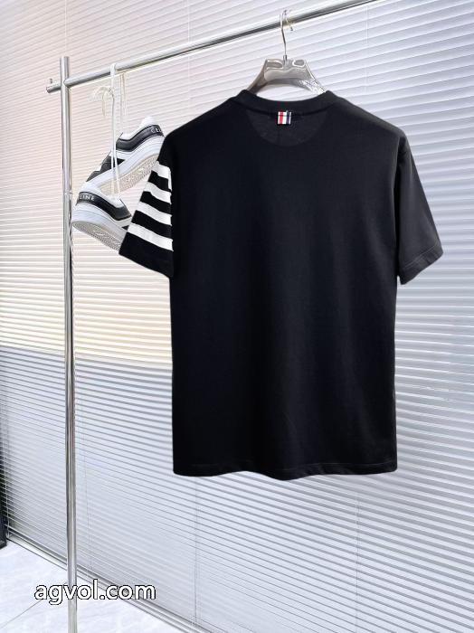 THOM BROWNE偽 ブランド 速達EMS便 ついに登場 限定品2026半袖Tシャツ_0_1