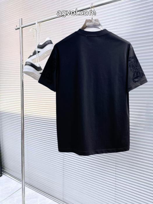 セレブも多数愛用 人気上昇中 唯一無二の存在BURBERRY偽物 通販半袖Tシャツ_0_3