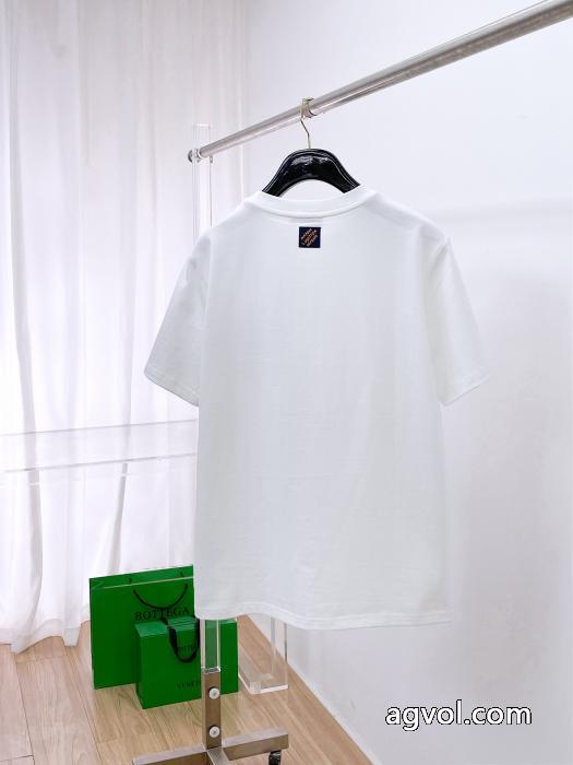 LOUIS VUITTONお得セール 大人の品漂う 売れ筋！激安 通販 専門半袖Tシャツ_0_0