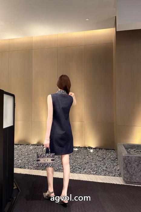 DIOR個性的な素材感も魅力 オシャレ上級者に 話題となる人気品ワンピース偽物 通販_0_2