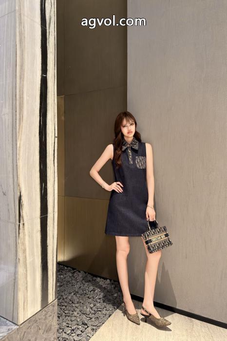 DIOR個性的な素材感も魅力 オシャレ上級者に 話題となる人気品ワンピース偽物 通販_0_3