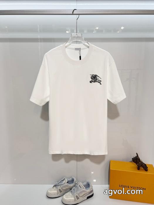 BURBERRYスーパー コピー品質感 落ち着いた感覚 2026新着話題作半袖Tシャツ_0_1