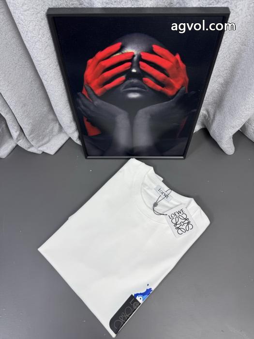 LOEWE偽 ブランド話題となる人気品 VIPセール限定品 限定デザイン半袖Tシャツ_0_0