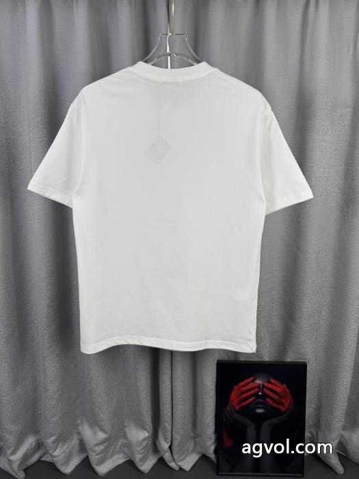 LOEWE偽 ブランド話題となる人気品 VIPセール限定品 限定デザイン半袖Tシャツ_0_1