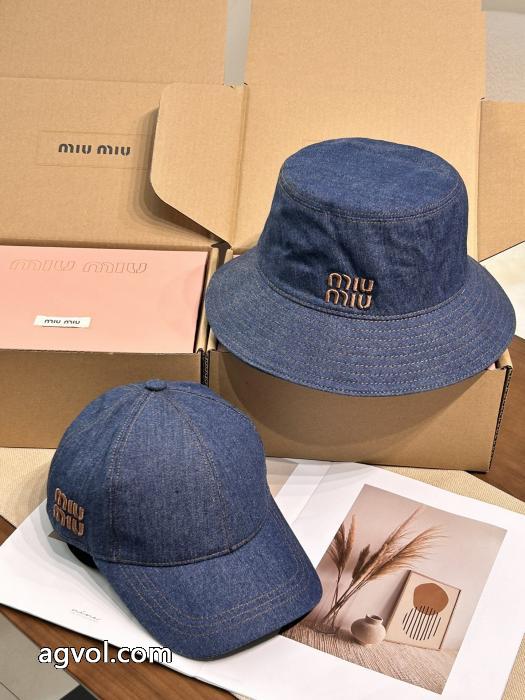 激安 通販 ブランド【日本未上陸】 新しいスタイル 滑らかなレザーMIUMIU帽子.._0_3