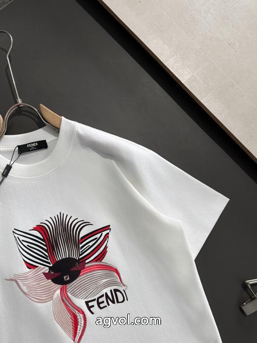 FENDI一番素敵 定番人気　薄手柔らか 全国無料品質保証Tシャツブランド 品 コピー._0_3