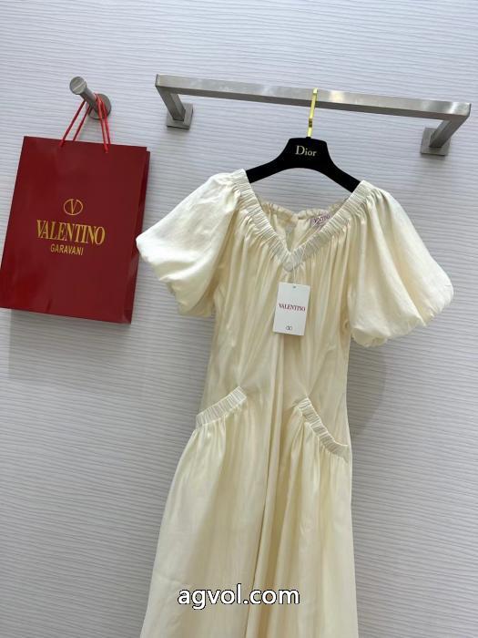VALENTINOワンピースブランド コピー 安心2026年度 大人の雰囲気たっぷり 引き続き注目のスタイル._0_1
