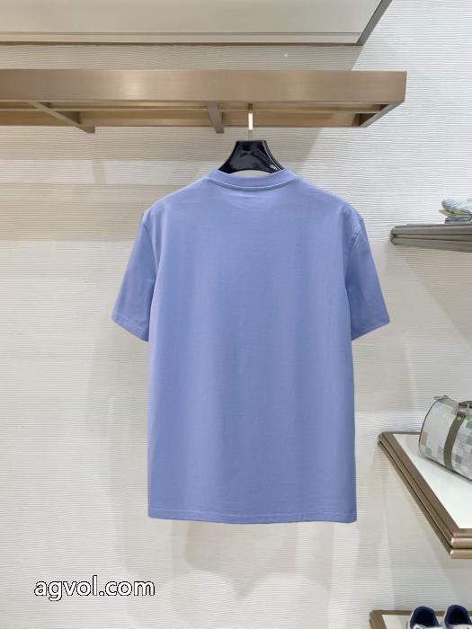 半袖TシャツSS26極上発売 きれいめ上品に 再入荷が嬉しいBURBERRYコピー 商品 ブランド_0_1