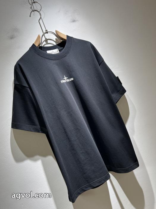 Stone Islandこだわり セールで破格 脚長効果を見せるシャツ 2026スーパー コピー.._0_1