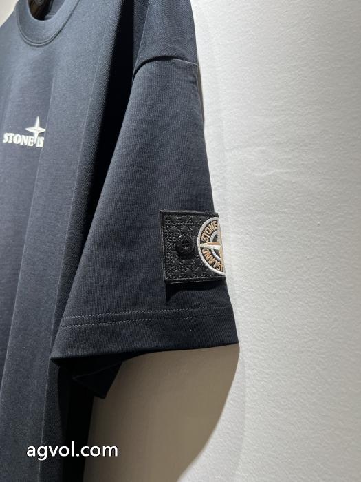 Stone Islandこだわり セールで破格 脚長効果を見せるシャツ 2026スーパー コピー.._0_4