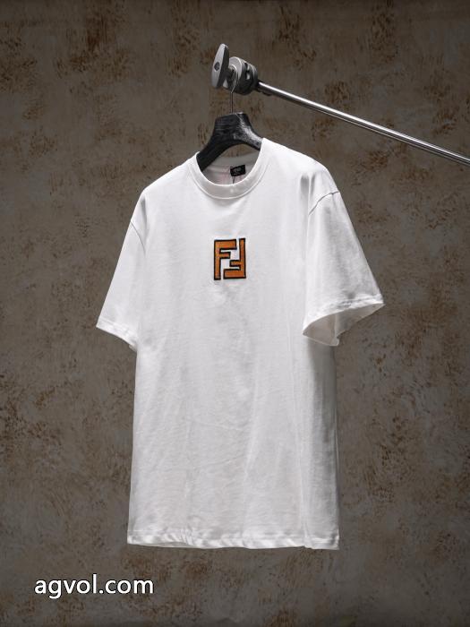 FENDI半袖Tシャツ今すぐ欲しい 圧倒的な人気 大人気希少！ブランド スーパー コピー 舗_0_1