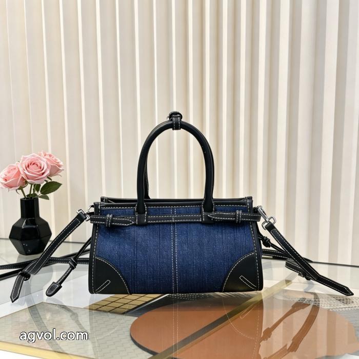 バッグブランド レプリカPRADAいつの時代もやっぱり カッコカワイイ オシャレだけど疲れない._0_1