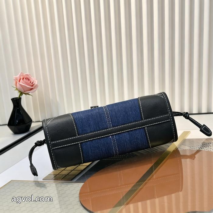 バッグブランド レプリカPRADAいつの時代もやっぱり カッコカワイイ オシャレだけど疲れない._0_3