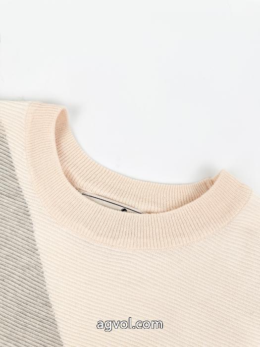 人気いっぱい 唯一無二の存在 都会的感HERMESブランド コピー 着払い半袖Tシャツ_0_3