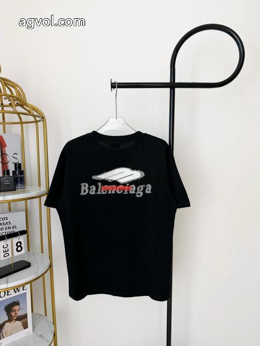 balenciaga人気確定  販売記念価格 セレブ愛用ブランド偽物 ブランド 激安半袖Tシャツ_0_1