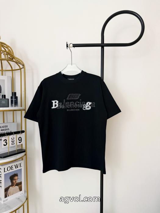 ブランド コピー海外流行 新作愛用セレブ多数 極美品半袖Tシャツbalenciaga_0_0