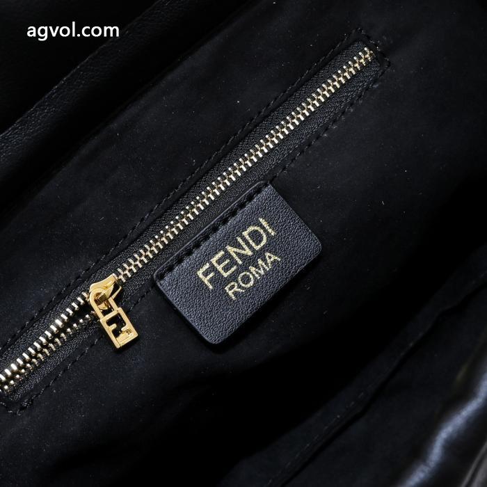 FENDIバッグ偽 ブランド 購入限定生産品 大人のカジュアルスタイル 斬新なデザイン.._0_4