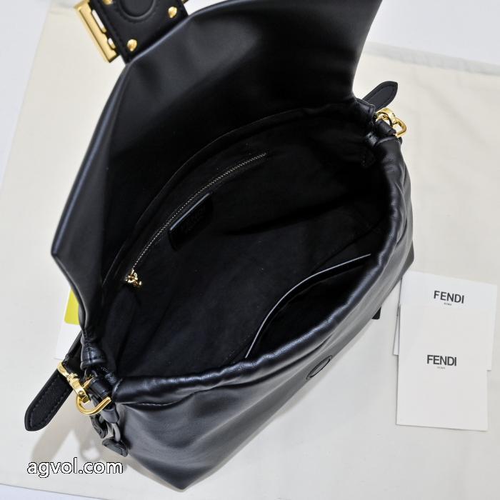 FENDIバッグ偽 ブランド 購入限定生産品 大人のカジュアルスタイル 斬新なデザイン.._0_5