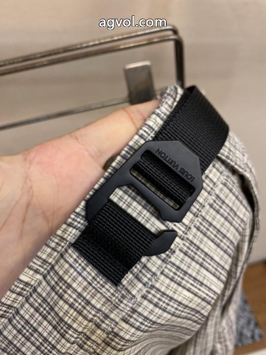 スラックス首胸ロゴ 限定 2026年大人気 立ち上げより入荷!コピー ブランド 通販 安心LOUIS VUITTON._0_4