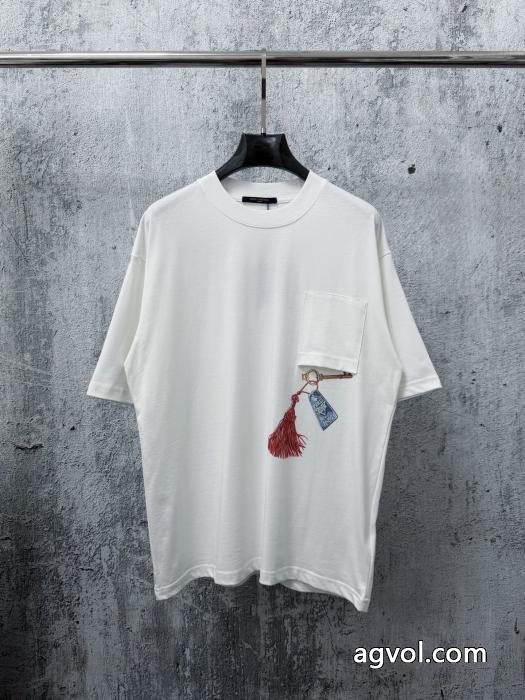 Tシャツルイ ヴィトンブランド 偽物 激安大人っぽいデザイン ムダな装飾を排したデザイン トレンド感溢れる._0_0