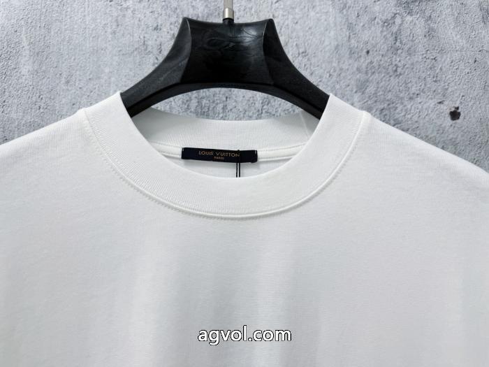 Tシャツルイ ヴィトンブランド 偽物 激安大人っぽいデザイン ムダな装飾を排したデザイン トレンド感溢れる._0_3