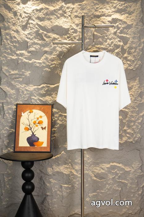 コピー 通販2026年人気商品 定番モデル 完売新作ルイ ヴィトン半袖Tシャツ_0_0