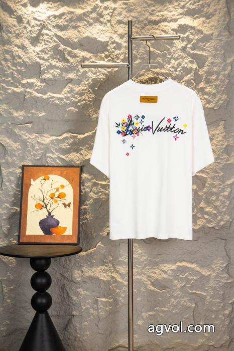コピー 通販2026年人気商品 定番モデル 完売新作ルイ ヴィトン半袖Tシャツ_0_1