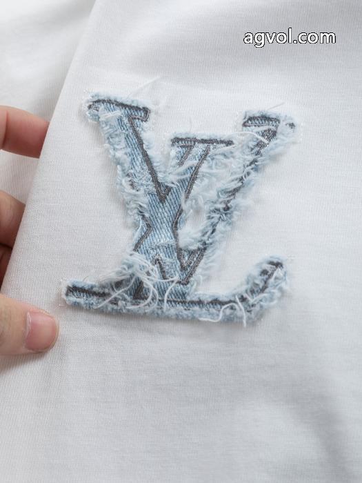 ファション性の高い 今季は色を使った注目新品 新品保証ブランド コピー  LOUIS VUITTON半袖Tシャツ_0_4