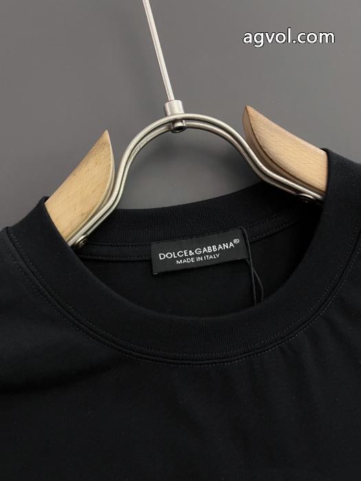 今シーズンも人気ブランド 2026ss トレンド 魅力を持つDolce&Gabbanaブランド 偽物 激安半袖Tシャツ_0_2