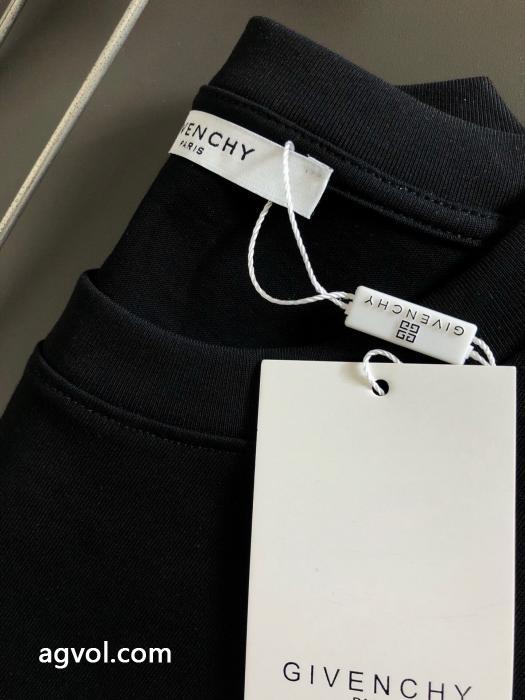 GIVENCHYブランド 激安 サイト最新作入荷 大切な日に 2026新商品半袖Tシャツ_0_2