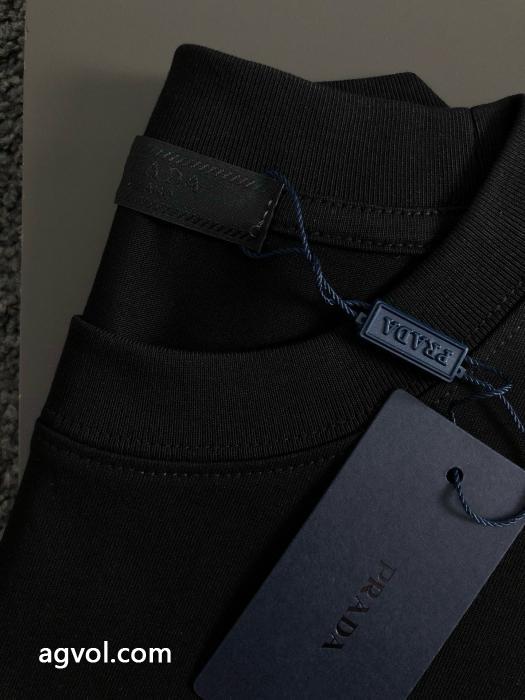 PRADA 2026ブランド コピーコスパ最強新作におすすめ 破格値大放出 着まわし力抜群半袖Tシャツ_0_2