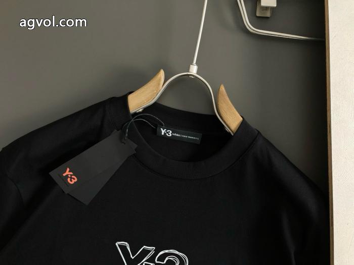 Y-3限定生産品 海外販売開始 軽やかな印象半袖Tシャツコピー ブランド 通販 安心_0_0