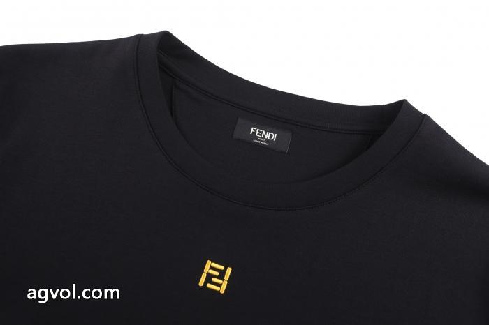 FENDI今季トレンドをうまく取り 超人気美品セール中 定番モデルTシャツ偽物 ブランド._0_2