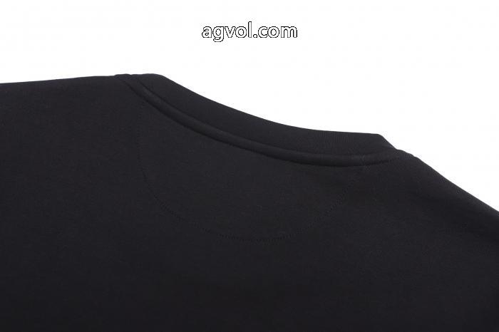 FENDI今季トレンドをうまく取り 超人気美品セール中 定番モデルTシャツ偽物 ブランド._0_3