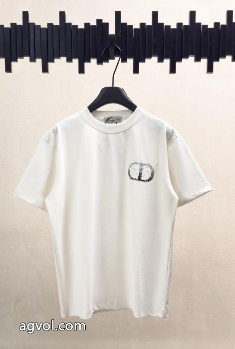 通販 ブランド涼しげな印象の 夏が待ちきれないブランド新作 極上の着心地DIOR半袖Tシャツ_0_0