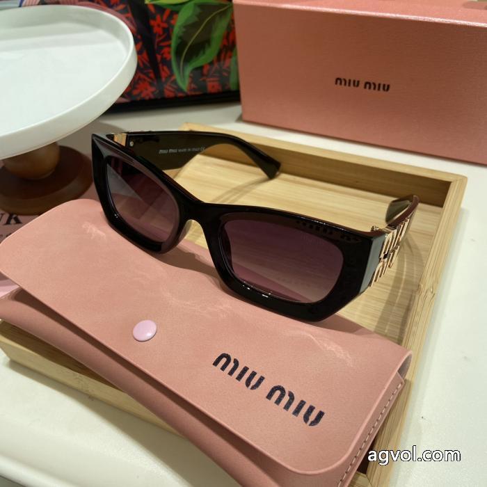 スーパー コピー 品MIUMIUサングラス人気商品最新作 ファッションスタイル 期限限定！_0_2
