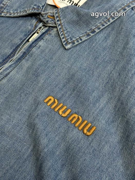 MIUMIU激安 ブランド抜群な通気性 安心の激安通販 華やかさ満点コート_0_3