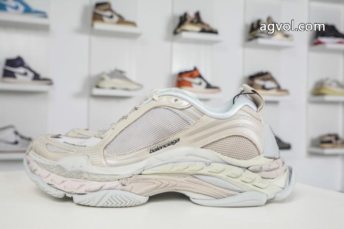 ブランド 品 激安 通販セールで嬉しい入荷 着こなし自在 日本で先行販売スニーカーbalenciaga._0_0