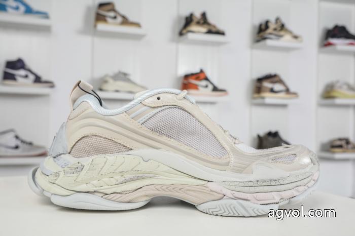 ブランド 品 激安 通販セールで嬉しい入荷 着こなし自在 日本で先行販売スニーカーbalenciaga._0_2