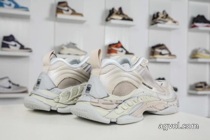 ブランド 品 激安 通販セールで嬉しい入荷 着こなし自在 日本で先行販売スニーカーbalenciaga._0_5