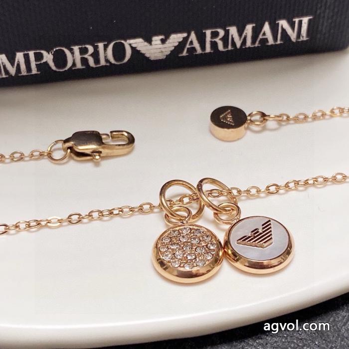 ブランド 品 コピーARMANIリッチな印象に 今すぐオシャレになれる！ オシャレだけど疲れないアクセサリー._0_4