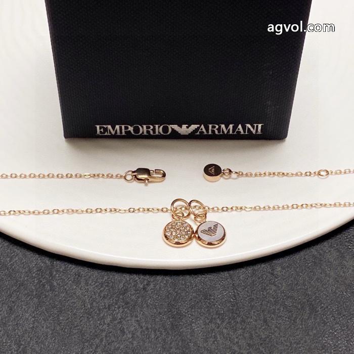 ブランド 品 コピーARMANIリッチな印象に 今すぐオシャレになれる！ オシャレだけど疲れないアクセサリー._0_5