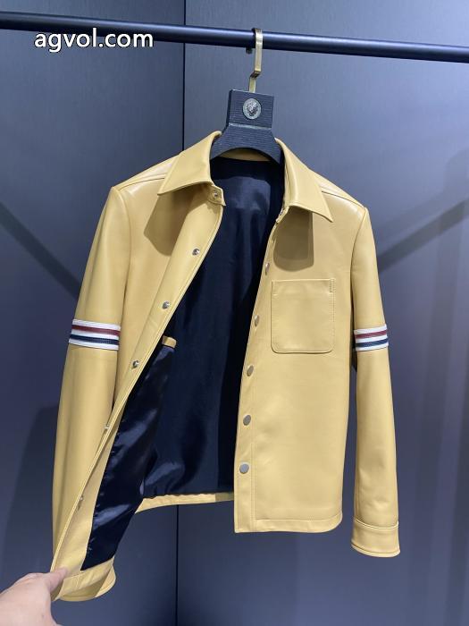 大人気アイテムが勢ぞろい 大人の色味  新作限定　人気沸騰中TOM FORD偽 ブランド 販売コート.._0_4