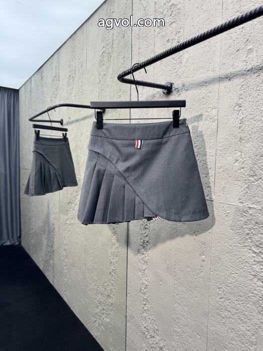 スカートTHOM BROWNE2026コーデにこなれたアクセントをプラス! 着心地のいい コーデの主役コピー 商品 販売._0_1