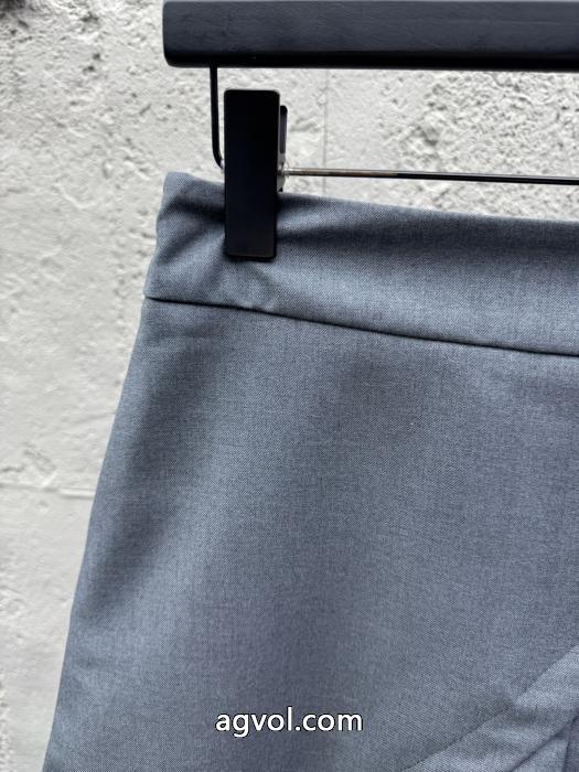 スカートTHOM BROWNE2026コーデにこなれたアクセントをプラス! 着心地のいい コーデの主役コピー 商品 販売._0_3