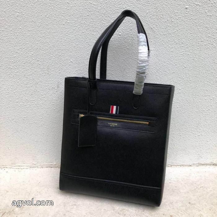 コピー 品 ブランドバッグTHOM BROWNE絶妙な抜け感 日本で先行販売 国内発/関税込._0_0