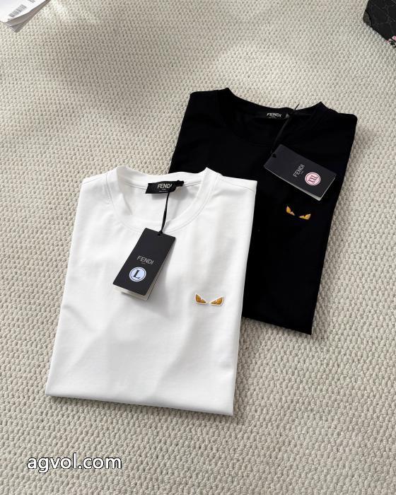 季節の人気アイテム 最安値新品 上質上品FENDIブランド コピー 販売半袖Tシャツ_0_1