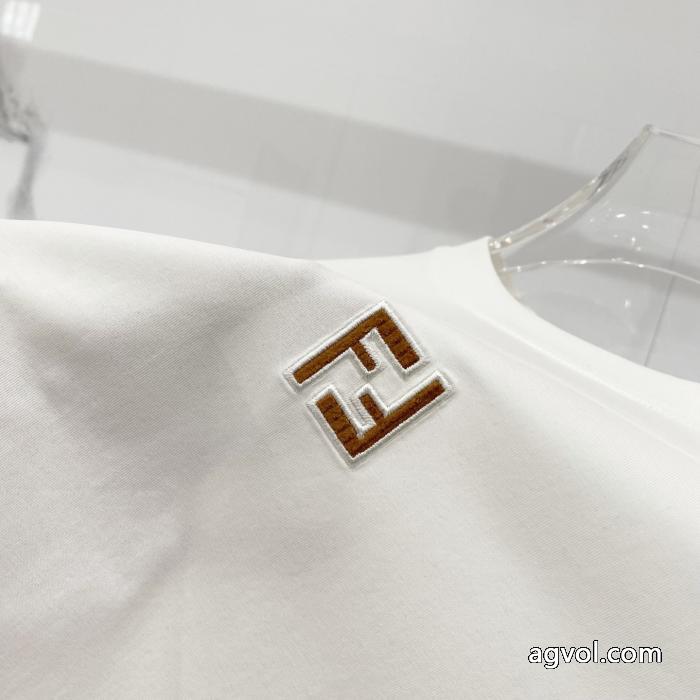 クール印象 人気定番低価 今季トレンド抜け感新品FENDI半袖Tシャツブランド 品 激安 通販_0_3