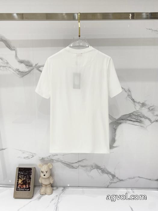 クール印象 人気定番低価 今季トレンド抜け感新品FENDI半袖Tシャツブランド 品 激安 通販_0_4