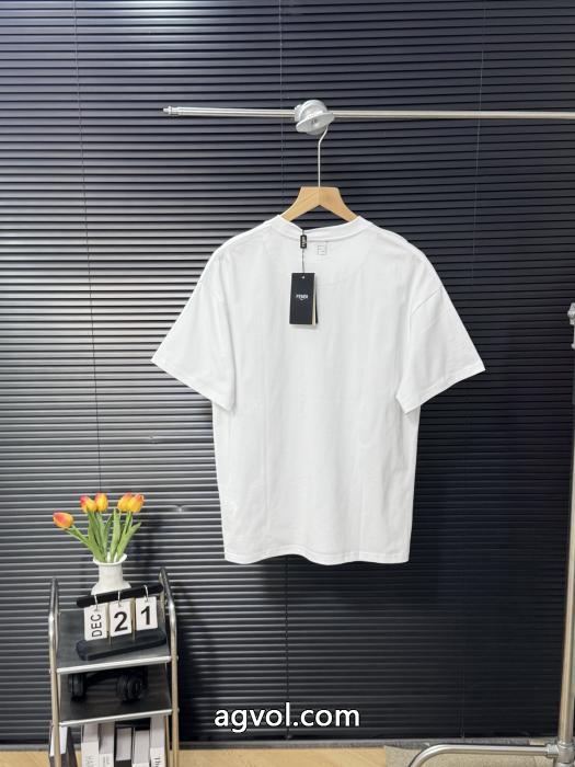 ブランド スーパー コピー 通販2026年最注目の 安心の激安通販 2026新品セール半袖Tシャツフェンディ_0_3